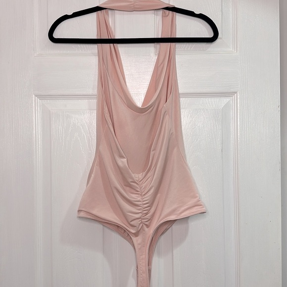 Guess Halter Bodysuit in Pink Champagne size Medium - Picture 2 of 3
